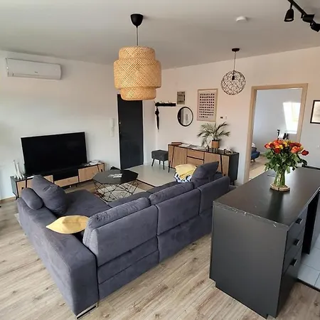 Taylor Apartmán *